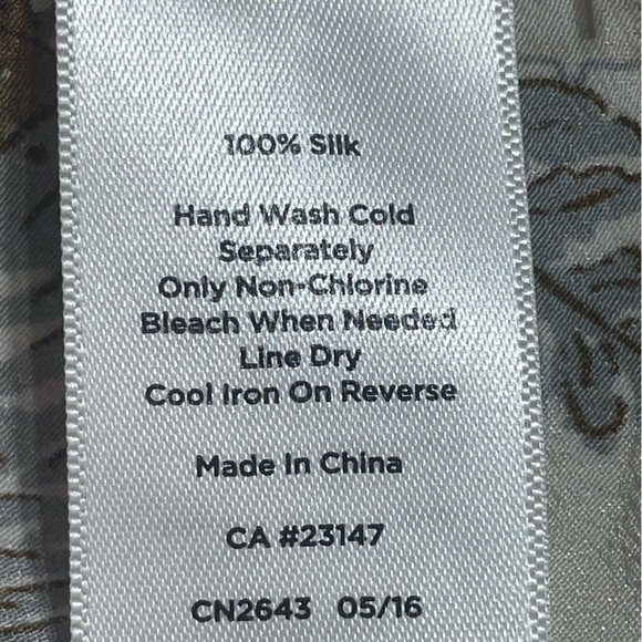 Talbots Size XL, long-sleeved silk blouse - Picture 11 of 11